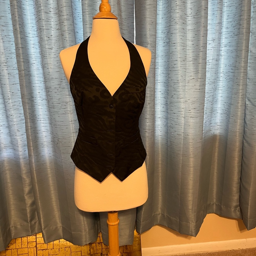 Anne Fontaine “”Sir” Vest. It is adorable on and looks great